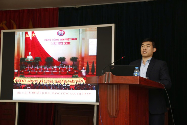 Dương Nội bồi dưỡng nhận thức về Đảng cho tân binh chuẩn bị lên đường nhập ngũ - Ảnh 1.