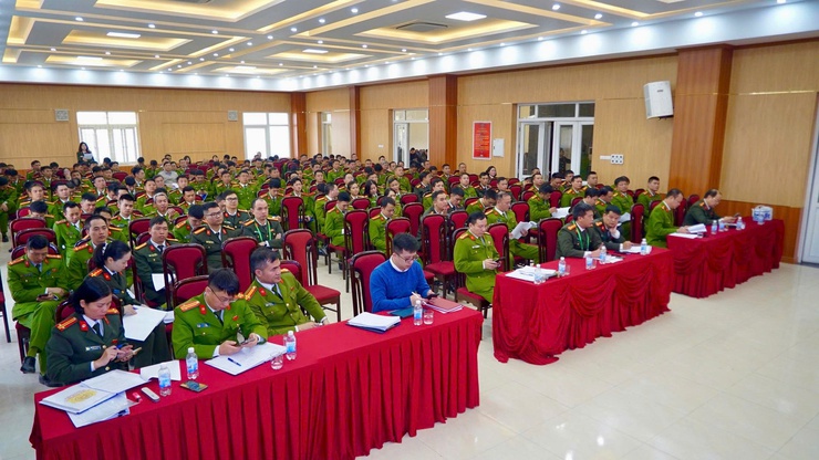 Công an phường Từ Liêm triển khai phương án bảo đảm an ninh, trật tự phục vụ Đại hội XIV của Đảng

- Ảnh 1.