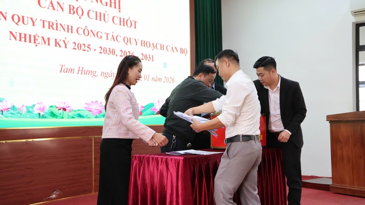 Đảng ủy xã Tam Hưng tổ chức Hội nghị cán bộ chủ chốt thực hiện quy trình quy hoạch cán bộ nhiệm kỳ 2025–2030, 2026–2031- Ảnh 6.