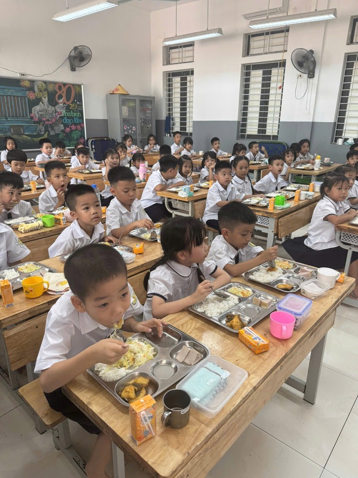 Tăng cường bảo đảm an toàn thực phẩm vì sức khỏe nhân dân phường Chương Mỹ năm 2026- Ảnh 2.