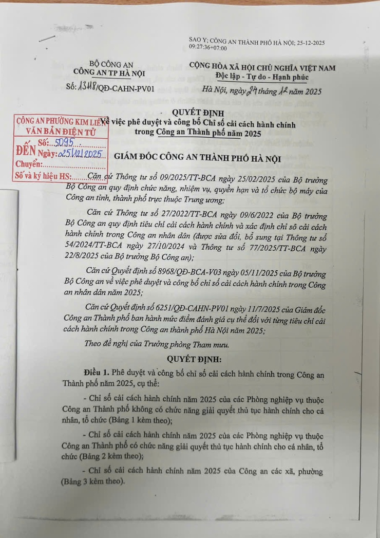 CÔNG AN PHƯỜNG KIM LIÊN: NÂNG CAO HIỆU QUẢ GIẢI QUYẾT THỦ TỤC HÀNH CHÍNH, PHỤC VỤ NHÂN DÂN THIẾT THỰC, TRÁCH NHIỆM- Ảnh 4.