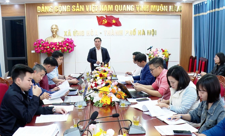 UBND XÃ ỨNG HÒA ĐÁNH GIÁ TIẾN ĐỘ CÔNG TÁC QUẢN LÝ ĐẤT CÔNG ÍCH, CẤP GCNQSD ĐẤT VÀ HOẠT ĐỘNG CHỢ- Ảnh 1.