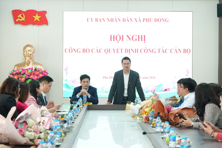 Ủy ban Nhân dân xã Phù Đổng công bố Quyết định về công tác cán bộ- Ảnh 4.