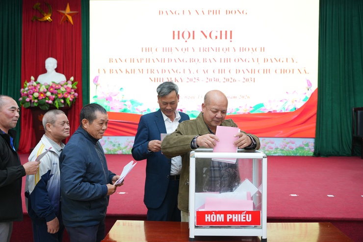 Đảng ủy xã Phù Đổng tổ chức Hội nghị thực hiện quy trình quy hoạch ban chấp hành Đảng bộ, Ban thường vụ Đảng ủy; Ủy ban Kiểm tra đảng ủy, các chức danh chủ chốt xã nhiệm kỳ 2025-2030, 2026-2031- Ảnh 6.