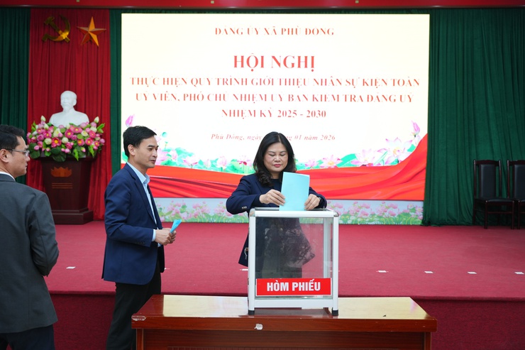 Đảng ủy xã Phù Đổng tổ chức Hội nghị thực hiện quy trình quy hoạch ban chấp hành Đảng bộ, Ban thường vụ Đảng ủy; Ủy ban Kiểm tra đảng ủy, các chức danh chủ chốt xã nhiệm kỳ 2025-2030, 2026-2031- Ảnh 4.
