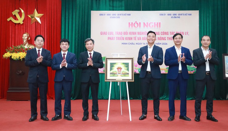 Xã Minh Châu, thành phố Hà Nội – xã Vĩnh Phú, tỉnh Phú Thọ giao lưu, trao đổi kinh nghiệm trong công tác quản lý, phát triển kinh tế và xây dựng Nông thôn mới- Ảnh 6.