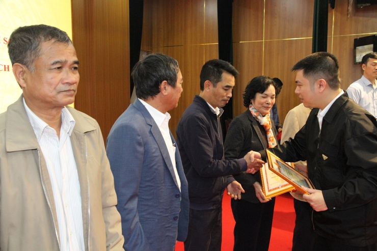 Phường Xuân Phương tổng kết phong trào “Toàn dân đoàn kết xây dựng đời sống văn hóa” năm 2025, phát động thi đua và triển khai công tác mừng thọ năm 2026
- Ảnh 12.