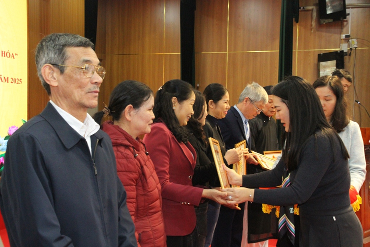 Phường Xuân Phương tổng kết phong trào “Toàn dân đoàn kết xây dựng đời sống văn hóa” năm 2025, phát động thi đua và triển khai công tác mừng thọ năm 2026
- Ảnh 14.