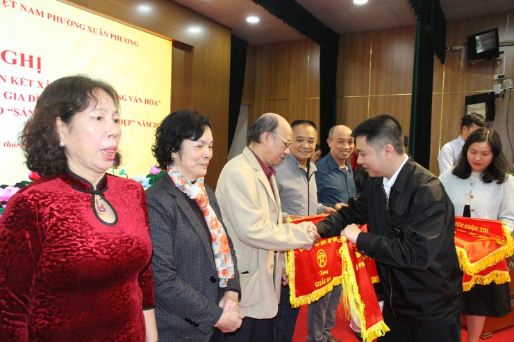 Phường Xuân Phương tổng kết phong trào “Toàn dân đoàn kết xây dựng đời sống văn hóa” năm 2025, phát động thi đua và triển khai công tác mừng thọ năm 2026
- Ảnh 17.