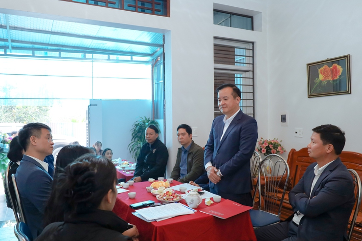 Suối Hai trao 4 nhà " Đại đoàn kết" năm 2025: Lan tỏa nghĩ tình, thắp lên niềm tin an cư.- Ảnh 1.