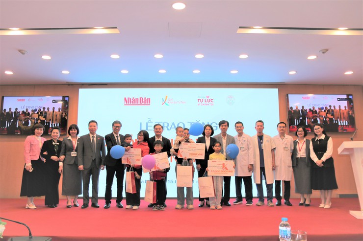 Tạo hành trang cho con em của gia đình người hiến tạng nhân đạo bước tiếp hành trình tương lai- Ảnh 1.