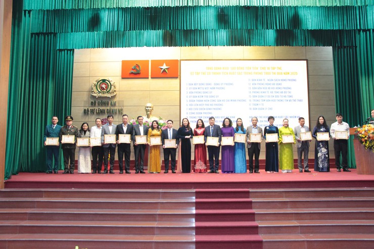 PHƯỜNG BA ĐÌNH PHÁT ĐỘNG PHONG TRÀO THI ĐUA NĂM 2026, KHƠI DẬY KHÁT VỌNG VƯƠN MÌNH TRONG KỶ NGUYÊN MỚI- Ảnh 8.