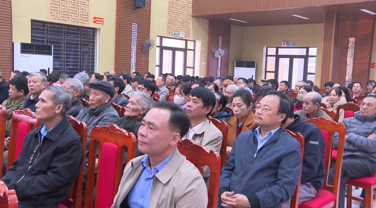 Đảng ủy xã Hát Môn thông tin tình hình thời sự, tăng cường định hướng tư tưởng cho cán bộ, đảng viên trước thềm Đại hội XIV của Đảng- Ảnh 4.