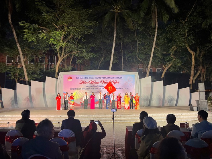 PHƯỜNG KIM LIÊN ĐẨY MẠNH THÔNG TIN, TUYÊN TRUYỀN, VẬN ĐỘNG KHẮC PHỤC 5 ĐIỂM NGHẼN LỚN CỦA THÀNH PHỐ TRÊN ĐỊA BÀN, TRIỂN KHAI ĐỒNG BỘ CÁC GIẢI PHÁP, QUYẾT TÂM XÂY DỰNG ĐÔ THỊ VĂN MINH, KỶ CƯƠNG, SÁNG - XANH - SẠCH - ĐẸP- Ảnh 16.