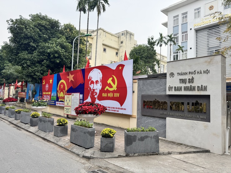 PHƯỜNG KIM LIÊN ĐẨY MẠNH THÔNG TIN, TUYÊN TRUYỀN, VẬN ĐỘNG KHẮC PHỤC 5 ĐIỂM NGHẼN LỚN CỦA THÀNH PHỐ TRÊN ĐỊA BÀN, TRIỂN KHAI ĐỒNG BỘ CÁC GIẢI PHÁP, QUYẾT TÂM XÂY DỰNG ĐÔ THỊ VĂN MINH, KỶ CƯƠNG, SÁNG - XANH - SẠCH - ĐẸP- Ảnh 8.