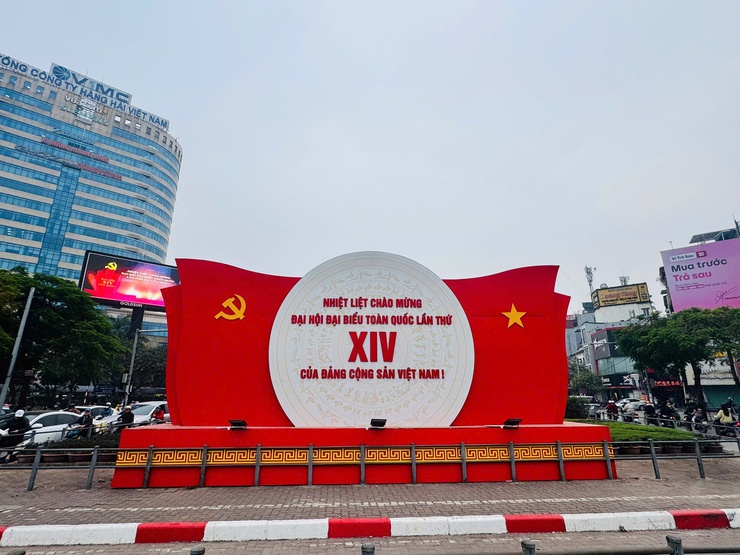 PHƯỜNG KIM LIÊN ĐẨY MẠNH THÔNG TIN, TUYÊN TRUYỀN, VẬN ĐỘNG KHẮC PHỤC 5 ĐIỂM NGHẼN LỚN CỦA THÀNH PHỐ TRÊN ĐỊA BÀN, TRIỂN KHAI ĐỒNG BỘ CÁC GIẢI PHÁP, QUYẾT TÂM XÂY DỰNG ĐÔ THỊ VĂN MINH, KỶ CƯƠNG, SÁNG - XANH - SẠCH - ĐẸP- Ảnh 15.