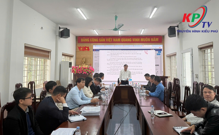 Đảng uỷ xã Kiều Phú tổ chức hội nghị Giao ban với Lãnh đạo UBND xã trong  thực hiện công tác quản lý đất đai, trật tự xây dựng, giải quyết thủ tục hành chính và đơn thư của công dân trên địa bàn.- Ảnh 2.