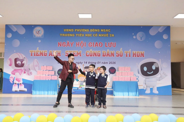TRƯỜNG TIỂU HỌC CỔ NHUẾ 2A – PHƯỜNG ĐÔNG NGẠC SÔI NỔI TỔ CHỨC NGÀY HỘI GIAO LƯU TIẾNG ANH – STEM – CÔNG DÂN SỐ TÍ HON
- Ảnh 4.