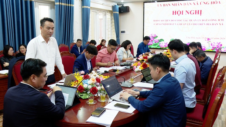 UBND XÃ ỨNG HÒA ĐÁNH GIÁ TIẾN ĐỘ CÔNG TÁC QUẢN LÝ ĐẤT CÔNG ÍCH, CẤP GCNQSD ĐẤT VÀ HOẠT ĐỘNG CHỢ- Ảnh 2.