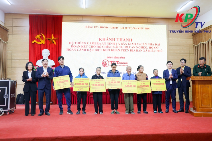 XÃ KIỀU PHÚ KHÁNH THÀNH, BÀN GIAO 33 NHÀ ĐẠI ĐOÀN KẾT VÀ HỆ THỐNG CAMERA AN NINH CHÀO MỪNG ĐẠI HỘI ĐẢNG TOÀN QUỐC LẦN THỨ XIV- Ảnh 7.