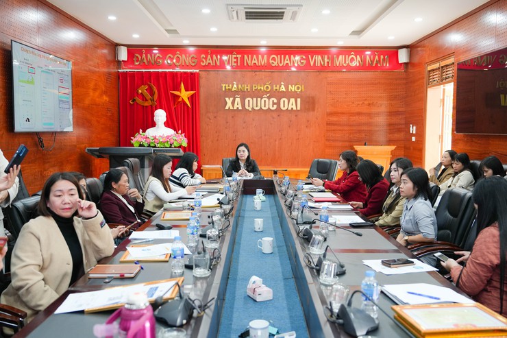 HỘI LHPN XÃ QUỐC OAI TẬP HUẤN ỨNG DỤNG CÔNG NGHỆ SỐ TRONG CHĂM SÓC DINH DƯỠNG, NÂNG CAO SỨC KHỎE GIA ĐÌNH- Ảnh 1.