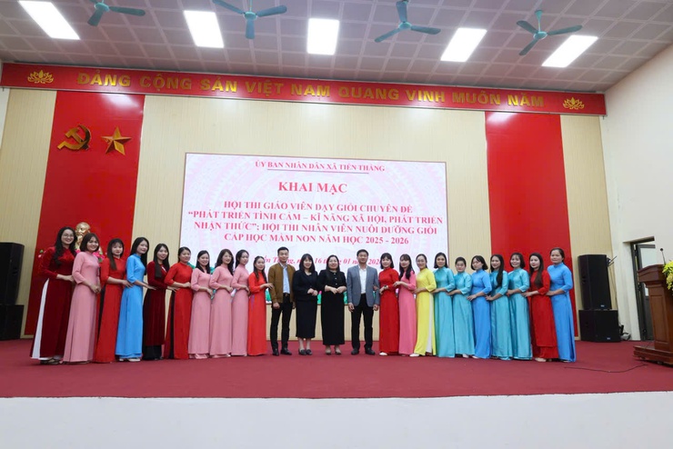 KHAI MẠC HỘI THI GIÁO VIÊN DẠY GIỎI VÀ NHÂN VIÊN
NUÔI DƯỠNG GIỎI CẤP MẦM NON NĂM HỌC 2025-2026
- Ảnh 3.