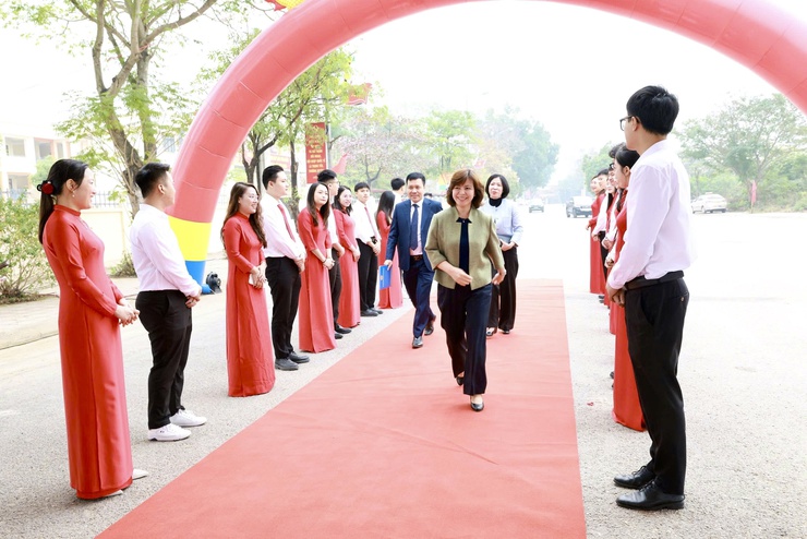 Lễ khởi công dự án xây dựng tuyến đường từ đường gom Quốc lộ 3 (mới) xã Thư Lâm đi phường Phù Khê, tỉnh Bắc Ninh- Ảnh 1.