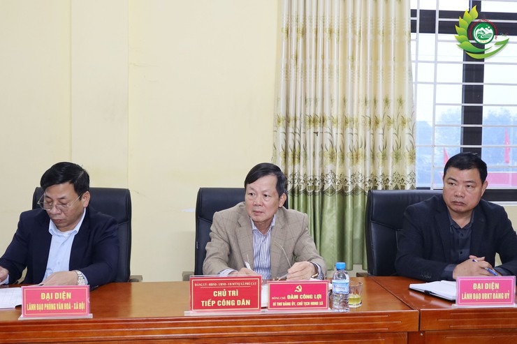 Đồng chí Bí thư Đảng ủy, Chủ tịch HĐND xã Phú Cát tiếp công dân định kỳ tháng 01/2026- Ảnh 3.