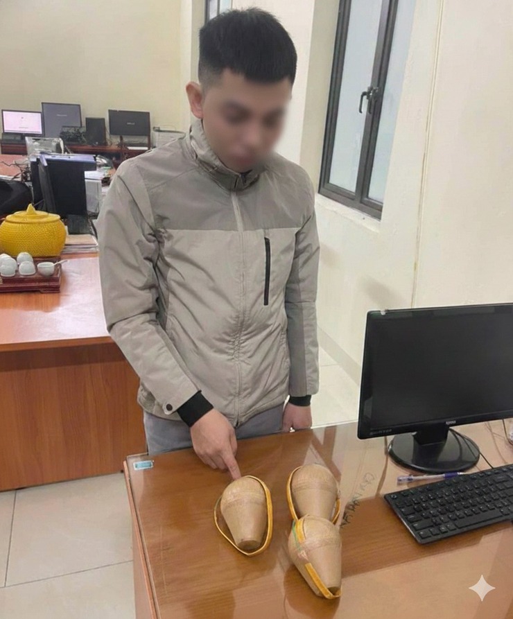 CÔNG AN XÃ TRUNG GIÃ NGĂN CHẶN HÀNH VI TÀNG TRỮ PHÁO TRÁI PHÉP- Ảnh 1.