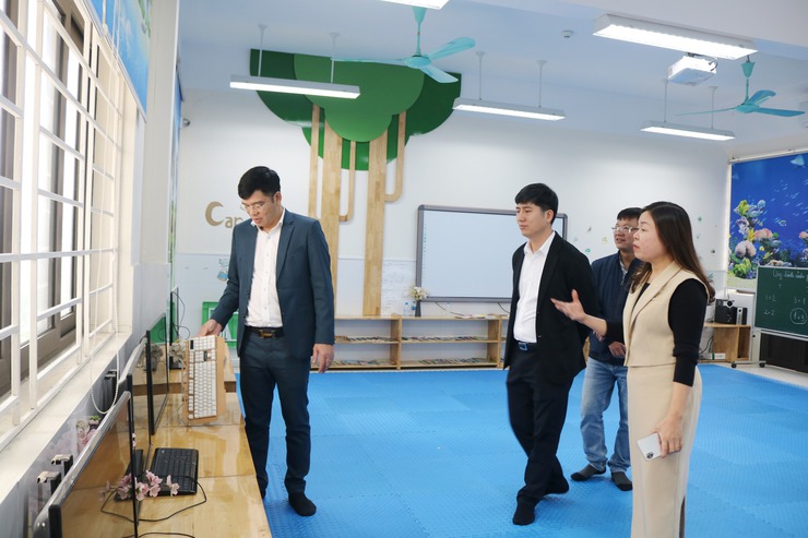 Đồng chí Phó Chủ tịch UBND xã Quốc Oai khảo sát, chỉ đạo công tác chuẩn bị kiểm định chất lượng giáo dục, công nhận trường đạt chuẩn quốc gia năm 2026- Ảnh 9.