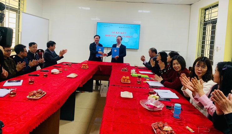 HỢP TÁC CHUYÊN MÔN TOÀN DIỆN KHÁM CHỮA BỆNH GIỮA BỆNH VIỆN ĐA KHOA ĐÔNG ANH VÀ TRẠM Y TẾ XÃ VĨNH THANH- Ảnh 5.