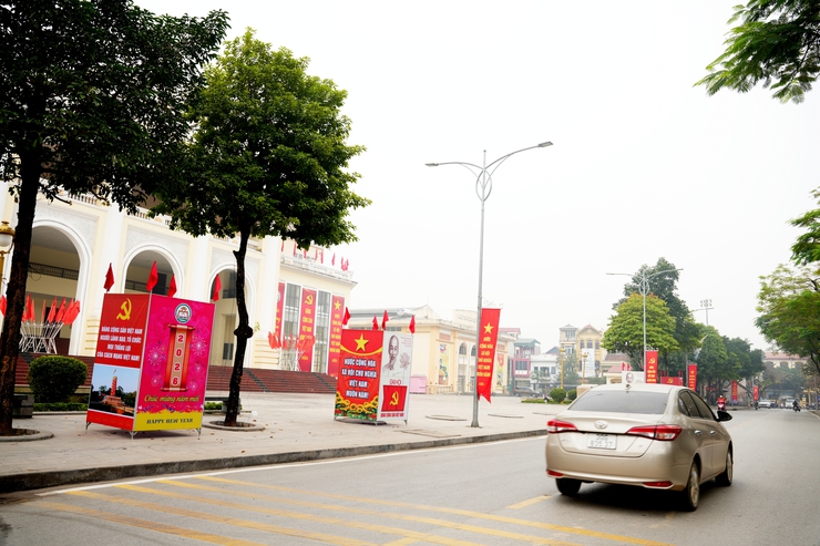 PHƯỜNG SƠN TÂY RỰC RỠ CỜ HOA CHÀO MỪNG ĐẠI HỘI ĐẠI BIỂU TOÀN QUỐC LẦN THỨ XIV CỦA ĐẢNG- Ảnh 6.