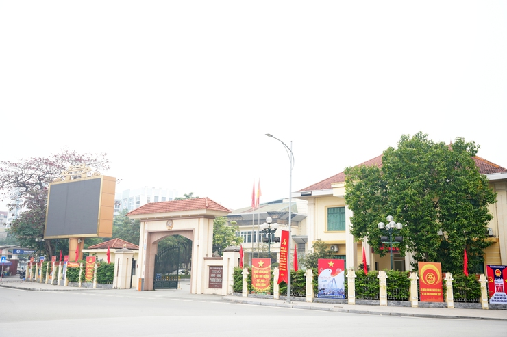 PHƯỜNG SƠN TÂY RỰC RỠ CỜ HOA CHÀO MỪNG ĐẠI HỘI ĐẠI BIỂU TOÀN QUỐC LẦN THỨ XIV CỦA ĐẢNG- Ảnh 8.