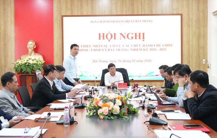 Ban chấp hành Đảng bộ xã Bát Tràng giới thiệu nhân sự tái cử các chức danh chủ chốt của HĐND- UBND xã Bát Tràng, nhiệm kỳ 2026-2031- Ảnh 1.