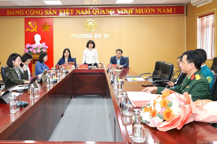 Phường Bồ Đề công bố quyết định bổ nhiệm Chỉ huy trưởng Ban chỉ huy Quân sự phường- Ảnh 1.