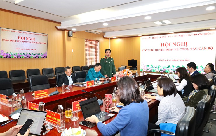 Phường Bồ Đề công bố quyết định bổ nhiệm Chỉ huy trưởng Ban chỉ huy Quân sự phường- Ảnh 2.