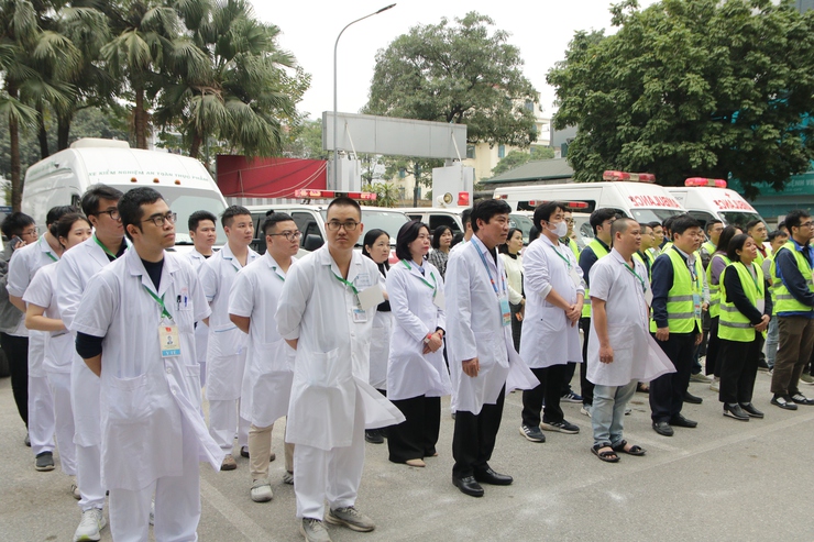 Ngành Y tế Hà Nội ra quân bảo đảm công tác y tế phục vụ Đại hội đại biểu toàn quốc lần thứ XIV của Đảng- Ảnh 6.