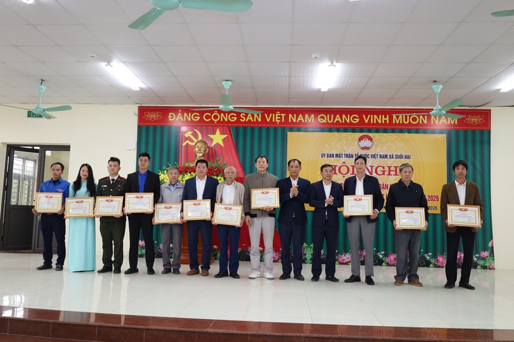 Ủy ban MTTQ Việt Nam xã Suối Hai tổ chức Hội nghị tổng kết công tác Mặt trận năm 2025, triển khai Chương trình thống nhất hành động năm 2026- Ảnh 4.