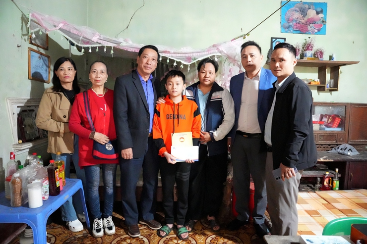 SƠN TÂY HỖ TRỢ CÁC HỘ GIA ĐÌNH CÓ HOÀN CẢNH ĐẶC BIỆT KHÓ KHĂN, MẮC BỆNH HIỂM NGHÈO NĂM 2026- Ảnh 2.