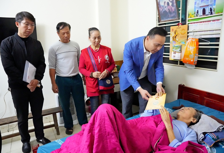 SƠN TÂY HỖ TRỢ CÁC HỘ GIA ĐÌNH CÓ HOÀN CẢNH ĐẶC BIỆT KHÓ KHĂN, MẮC BỆNH HIỂM NGHÈO NĂM 2026- Ảnh 3.