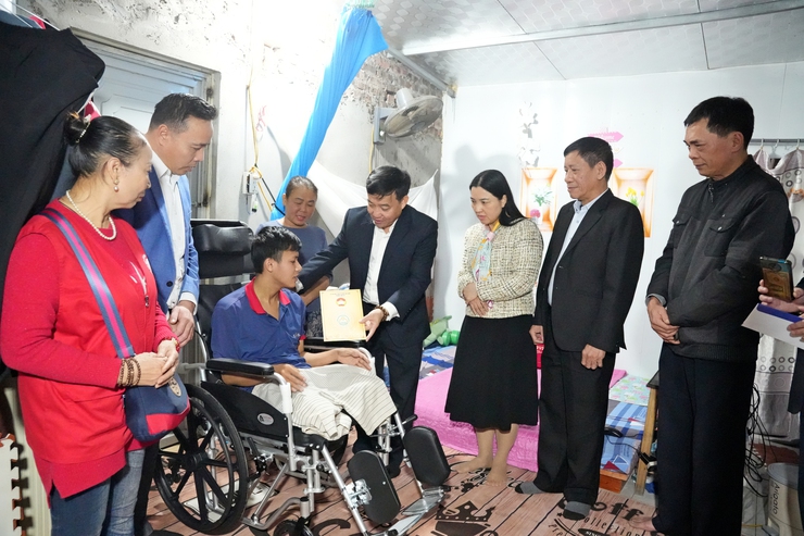 SƠN TÂY HỖ TRỢ CÁC HỘ GIA ĐÌNH CÓ HOÀN CẢNH ĐẶC BIỆT KHÓ KHĂN, MẮC BỆNH HIỂM NGHÈO NĂM 2026- Ảnh 1.