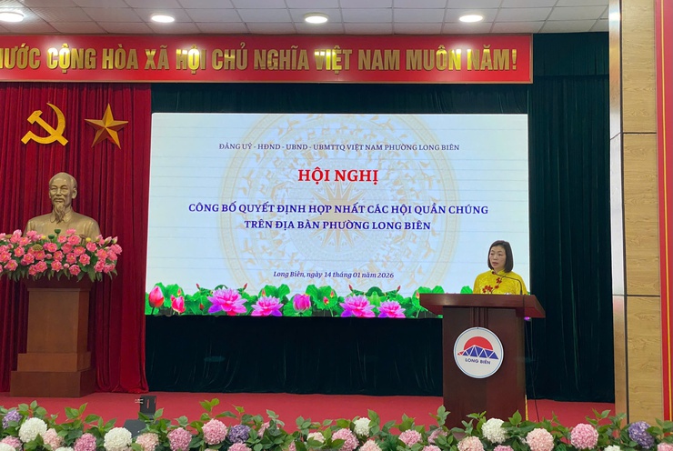 Công bố Quyết định hợp nhất các hội quần chúng trên địa bàn phường Long Biên- Ảnh 1.