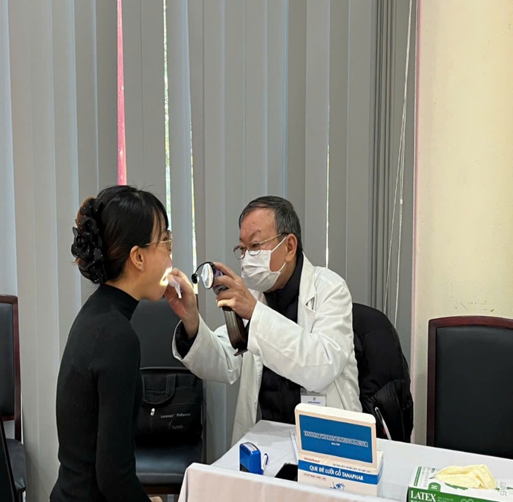 Trường mầm non Yên Sở  tổ chức khám sức khỏe định kỳ cho cán bộ, giáo viên, nhân viên- Ảnh 1.