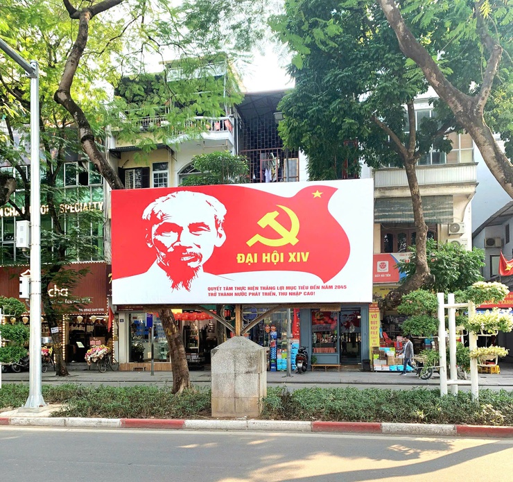 PHƯỜNG BA ĐÌNH RỰC RỠ CỜ, HOA CHÀO MỪNG ĐẠI HỘI ĐẠI BIỂU TOÀN QUỐC LẦN THỨ XIV CỦA ĐẢNG- Ảnh 8.