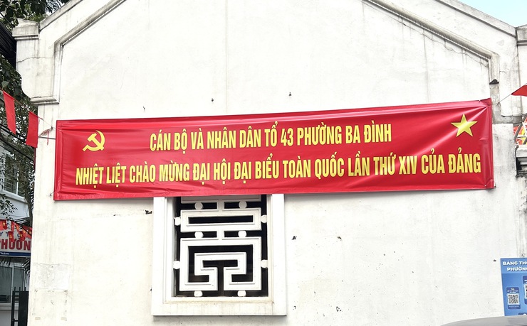 PHƯỜNG BA ĐÌNH RỰC RỠ CỜ, HOA CHÀO MỪNG ĐẠI HỘI ĐẠI BIỂU TOÀN QUỐC LẦN THỨ XIV CỦA ĐẢNG- Ảnh 20.