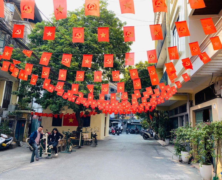 PHƯỜNG BA ĐÌNH RỰC RỠ CỜ, HOA CHÀO MỪNG ĐẠI HỘI ĐẠI BIỂU TOÀN QUỐC LẦN THỨ XIV CỦA ĐẢNG- Ảnh 5.