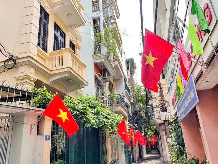 PHƯỜNG BA ĐÌNH RỰC RỠ CỜ, HOA CHÀO MỪNG ĐẠI HỘI ĐẠI BIỂU TOÀN QUỐC LẦN THỨ XIV CỦA ĐẢNG- Ảnh 22.