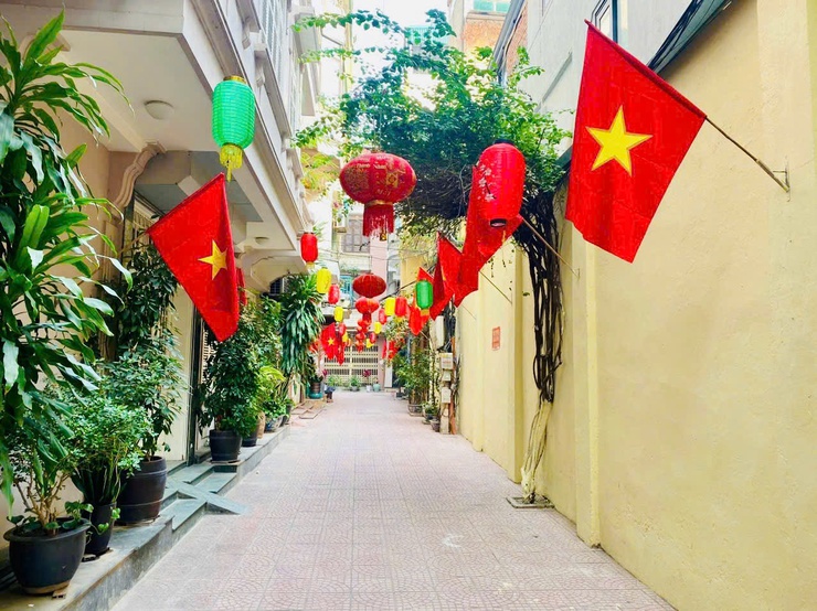 PHƯỜNG BA ĐÌNH RỰC RỠ CỜ, HOA CHÀO MỪNG ĐẠI HỘI ĐẠI BIỂU TOÀN QUỐC LẦN THỨ XIV CỦA ĐẢNG- Ảnh 27.