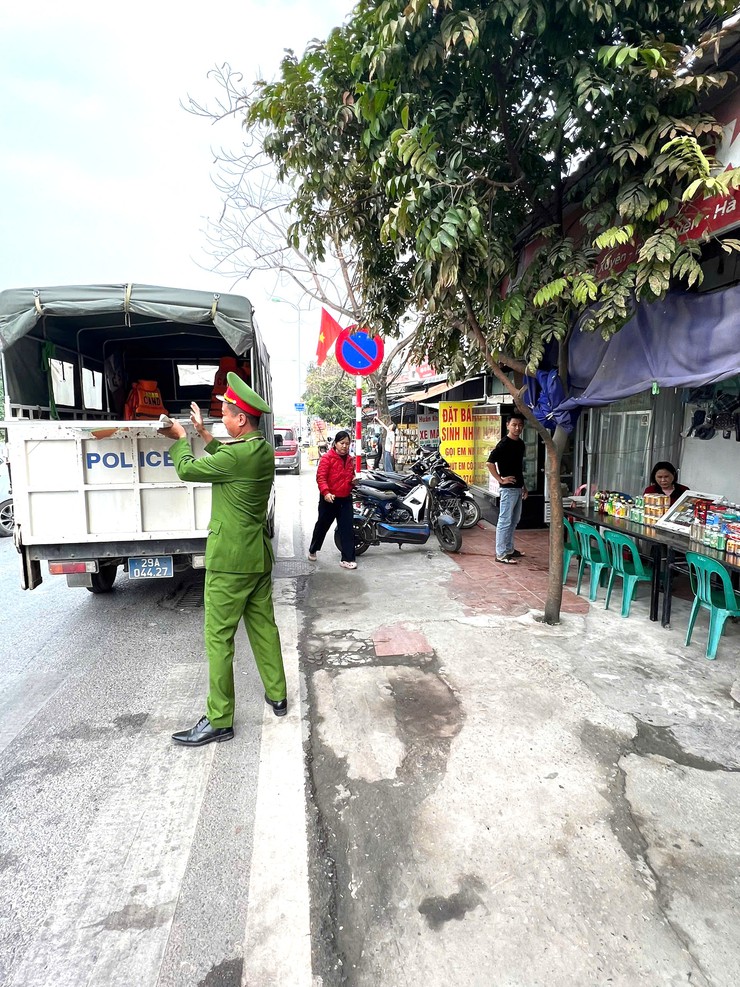 Đại Xuyên quyết liệt xóa bỏ chợ cóc, chợ tạm – lập lại trật tự đô thị trên địa bàn xã- Ảnh 1.