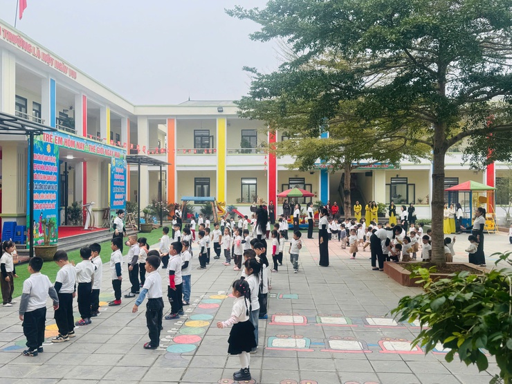 Mầm non Tản Lĩnh B tổ chức kiến tập chuyên đề phát triển tình cảm, kỹ năng xã hội cho trẻ- Ảnh 3.